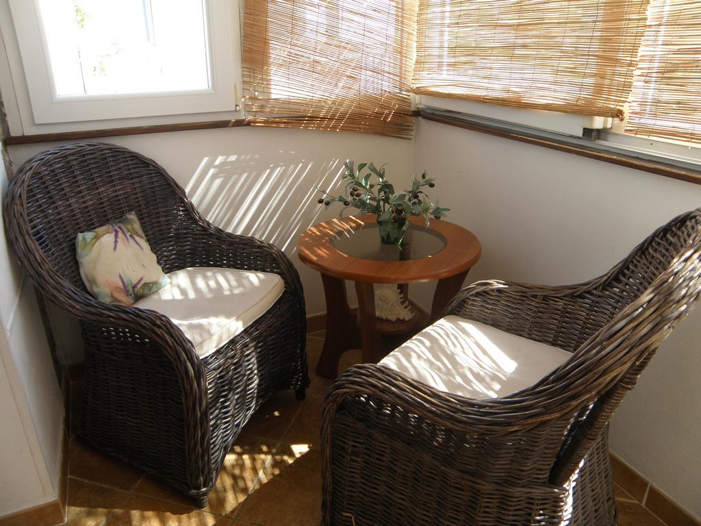 Apartment Amalija Примоштен Экстерьер фото