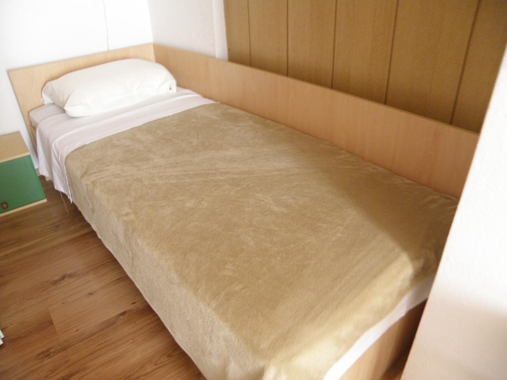 Apartment Amalija Примоштен Экстерьер фото