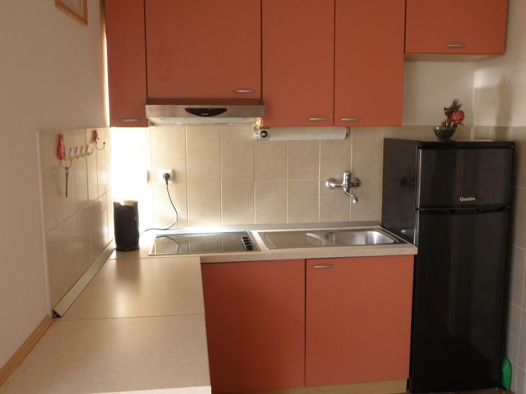 Apartment Amalija Примоштен Экстерьер фото